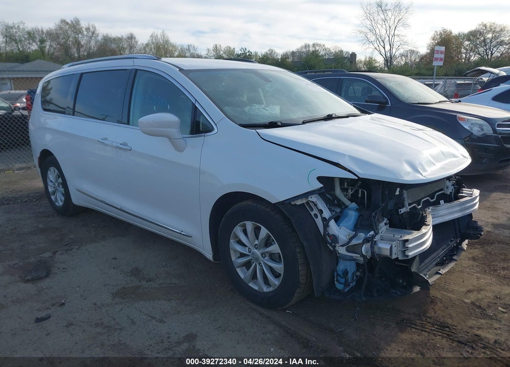 2019 CHRYSLER PACIFICA TOURING L VIN: 2C4RC1BG9KR627111