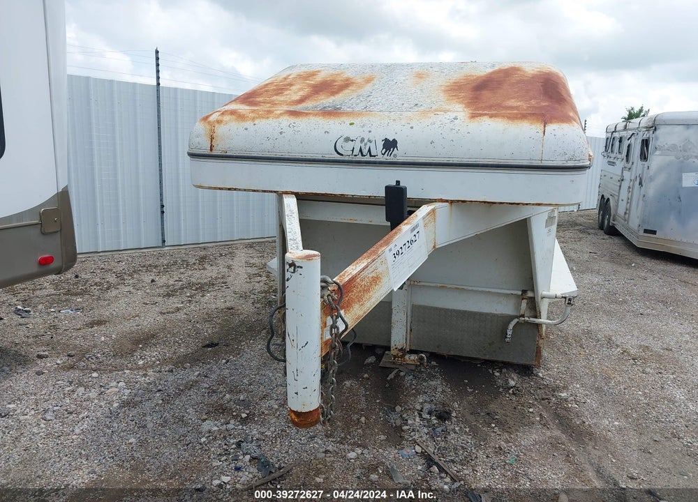 2000 CONTRACT MANUFACTURING --- VIN: 49TSG2025Y1048962