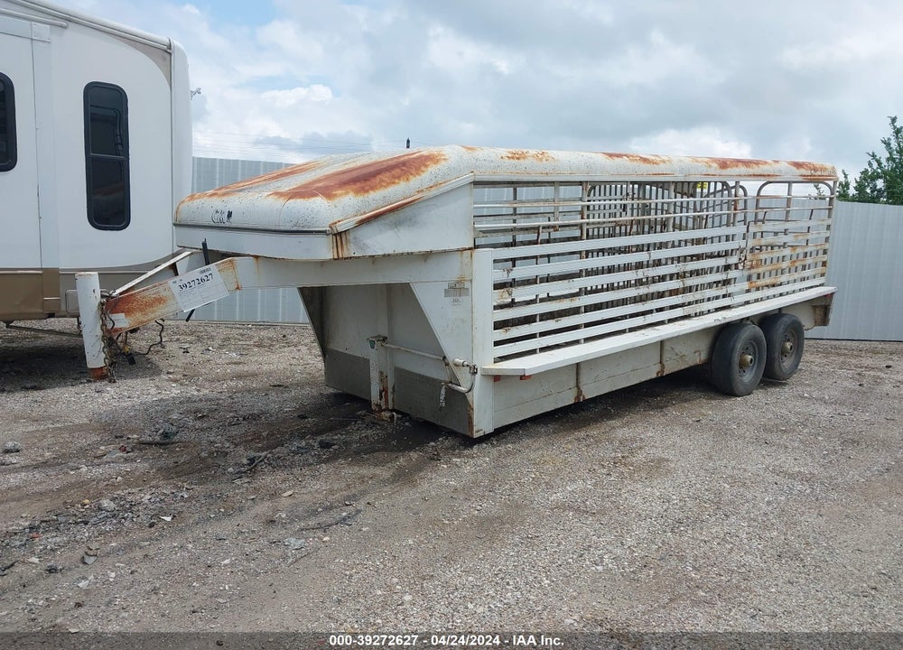 2000 CONTRACT MANUFACTURING --- VIN: 49TSG2025Y1048962