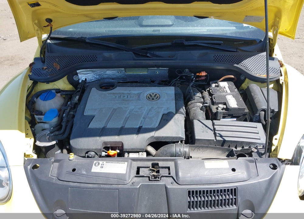 2014 VOLKSWAGEN BEETLE 2.0L TDI VIN: 3VW5L7AT1EM801584