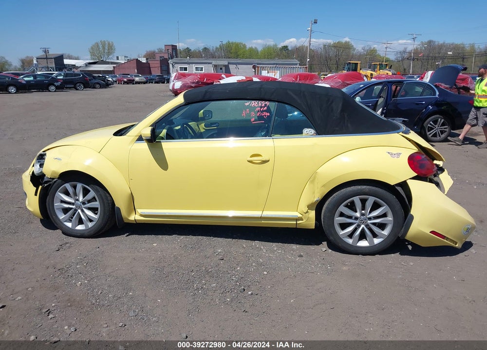 2014 VOLKSWAGEN BEETLE 2.0L TDI VIN: 3VW5L7AT1EM801584