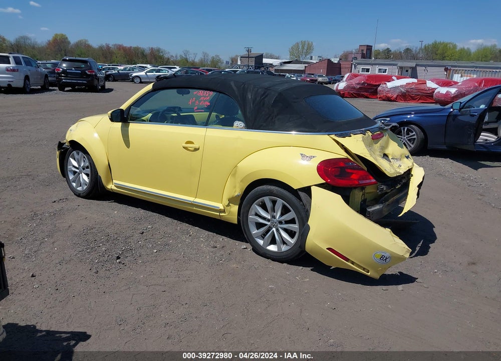2014 VOLKSWAGEN BEETLE 2.0L TDI VIN: 3VW5L7AT1EM801584
