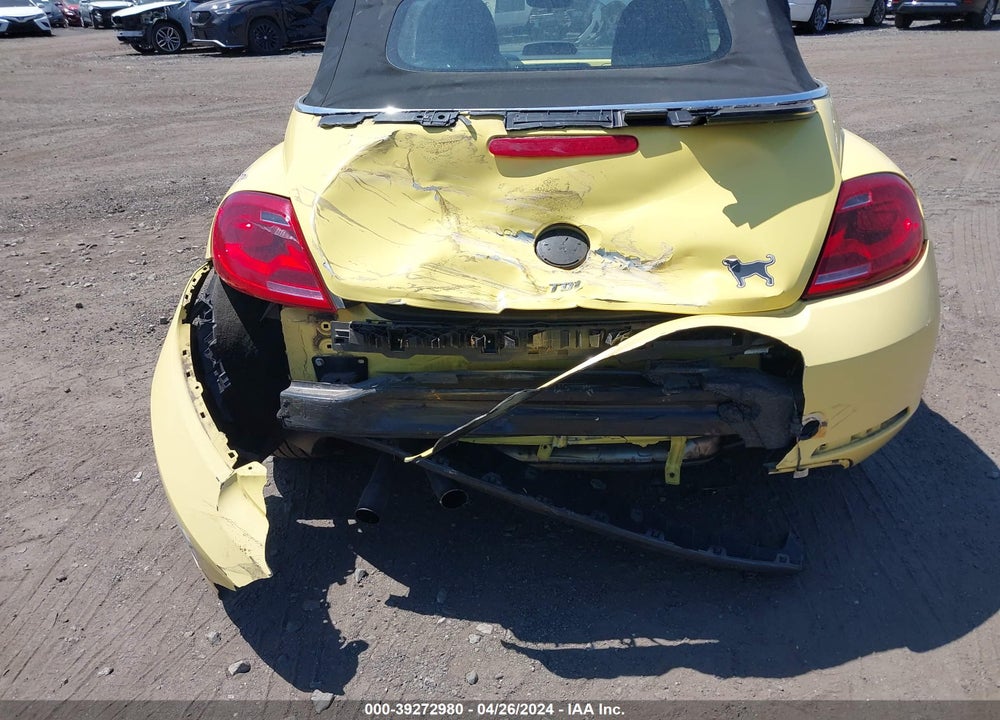 2014 VOLKSWAGEN BEETLE 2.0L TDI VIN: 3VW5L7AT1EM801584