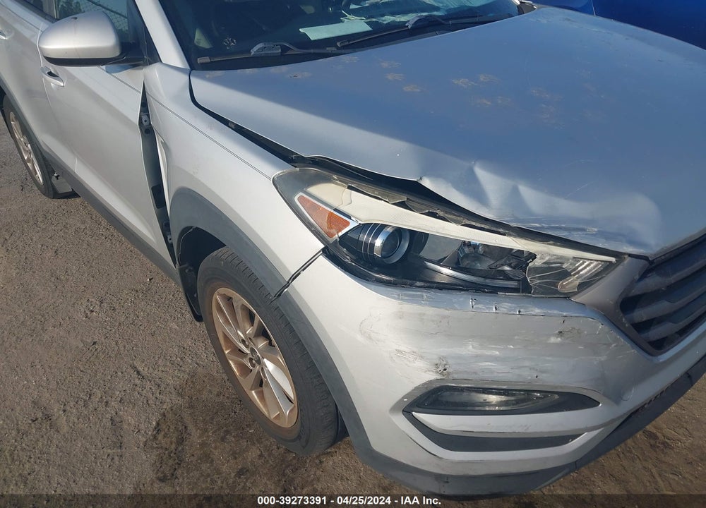2016 HYUNDAI TUCSON SE VIN: KM8J33A40GU236211