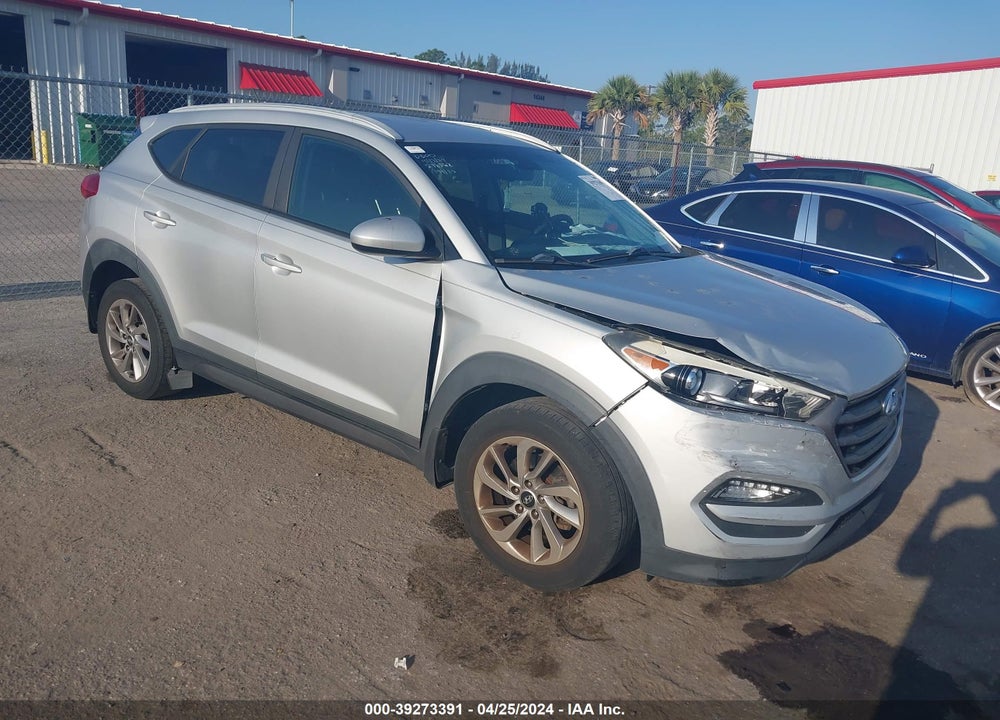 2016 HYUNDAI TUCSON SE VIN: KM8J33A40GU236211