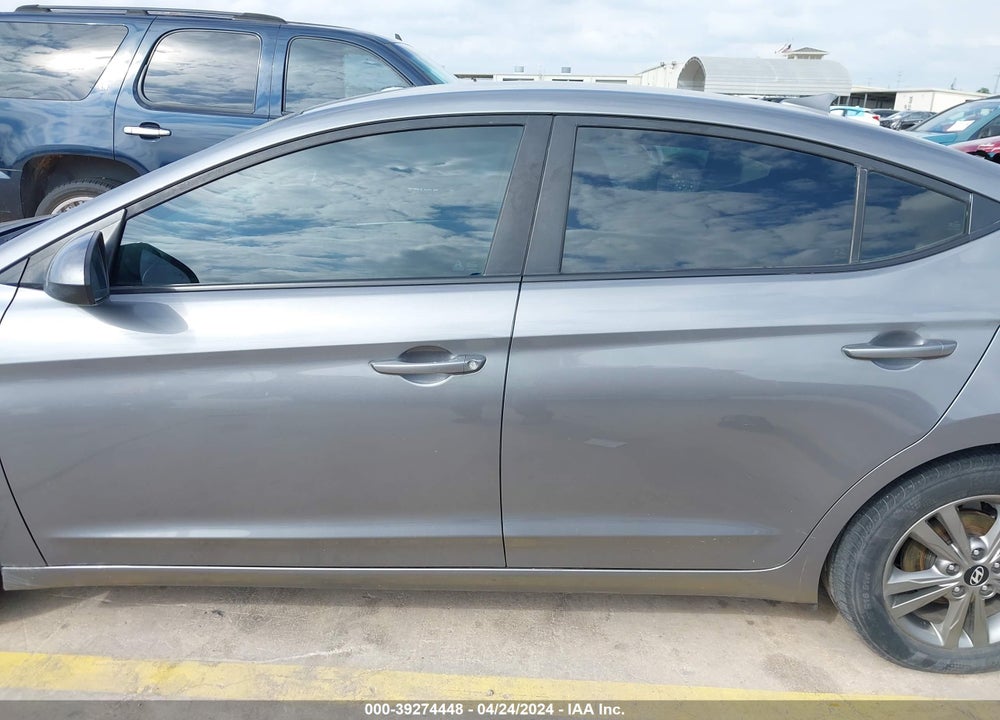 2018 HYUNDAI ELANTRA SEL VIN: 5NPD84LF8JH330281