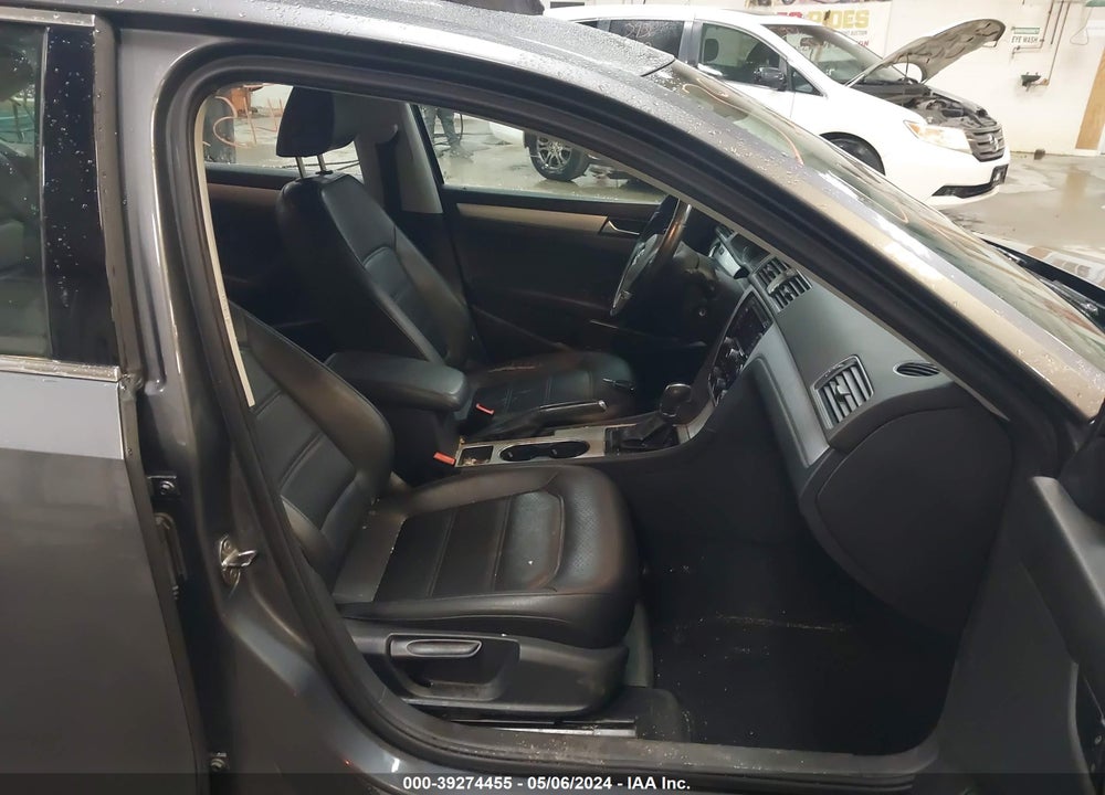 2013 VOLKSWAGEN PASSAT 2.5L SE VIN: 1VWBP7A30DC060402