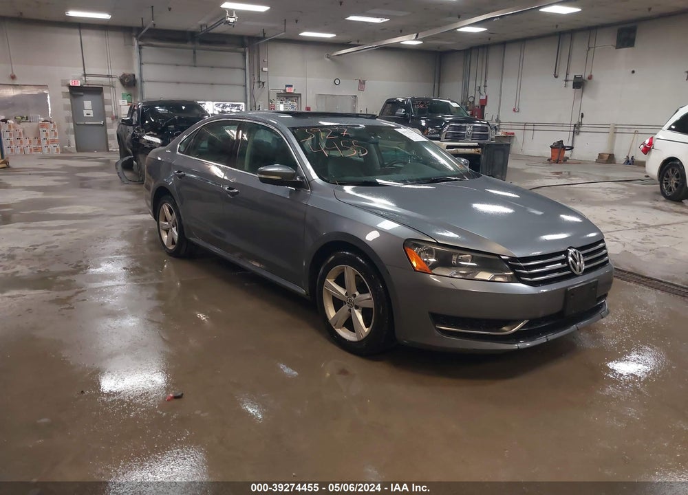 2013 VOLKSWAGEN PASSAT 2.5L SE VIN: 1VWBP7A30DC060402