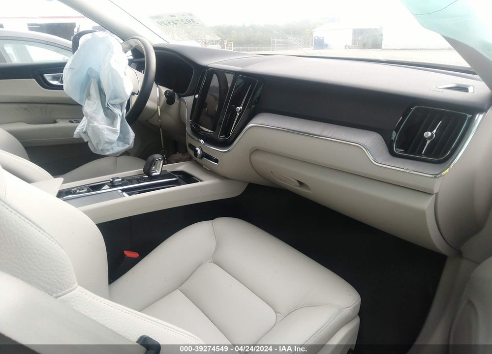 2024 VOLVO XC60 B5 PLUS DARK THEME VIN: YV4L12RL0R1805360