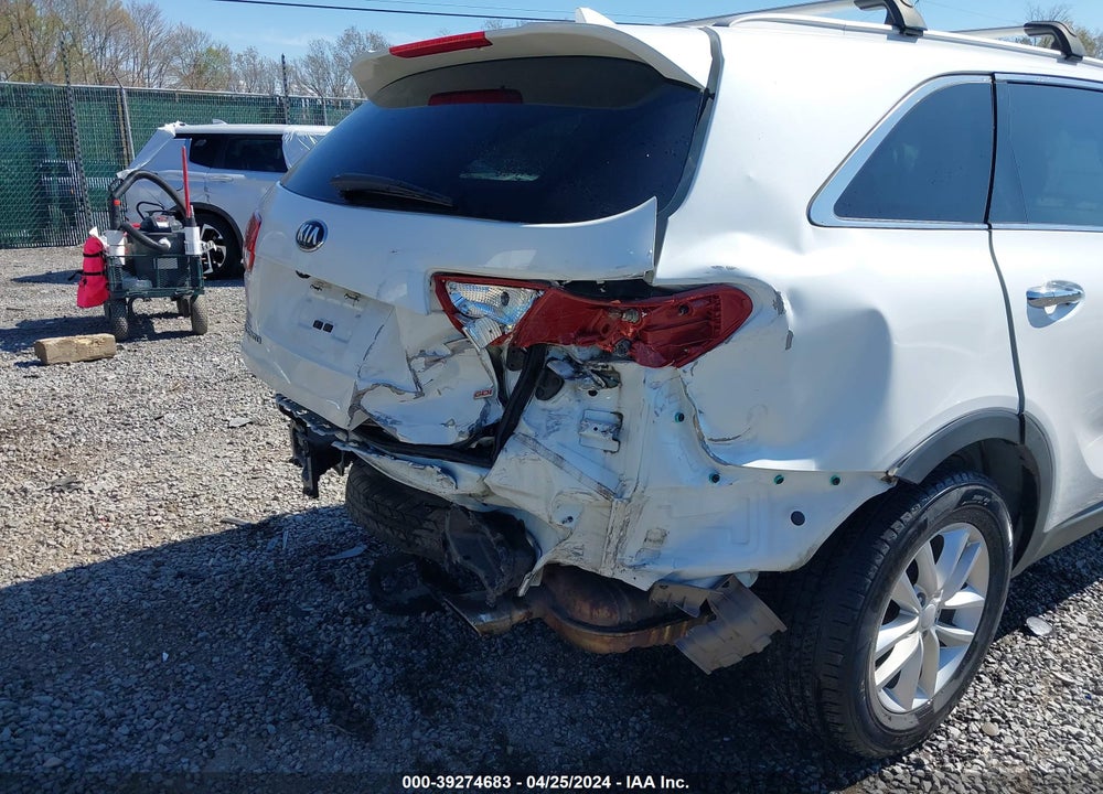 2018 KIA SORENTO 2.4L LX VIN: 5XYPGDA30JG425420