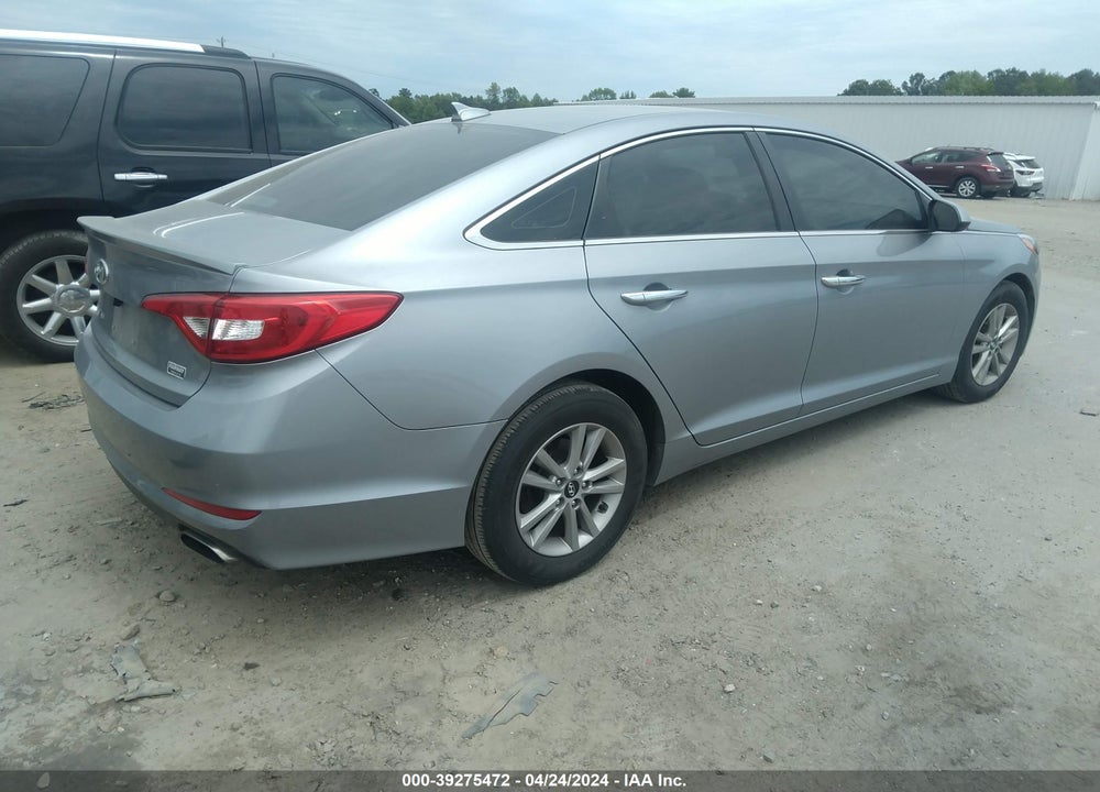 2015 HYUNDAI SONATA SE VIN: 5NPE24AFXFH024540