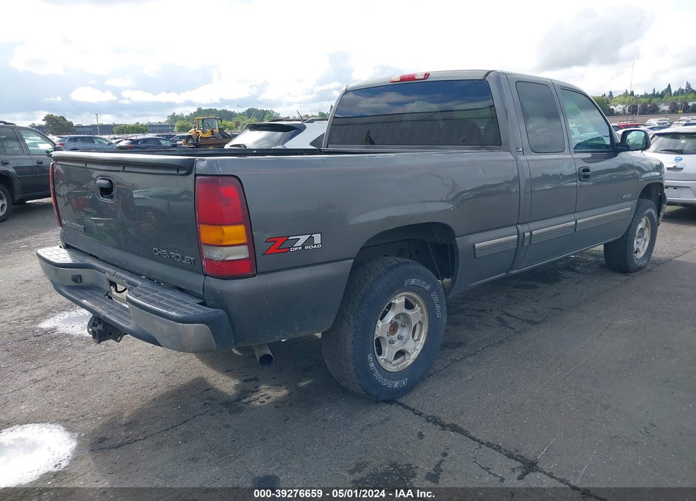 2002 CHEVROLET SILVERADO 1500 LS VIN: 2GCEK19T521200074