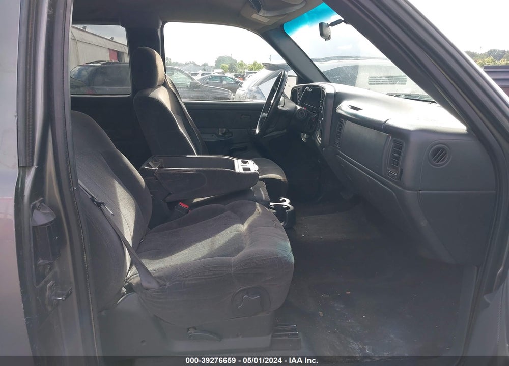 2002 CHEVROLET SILVERADO 1500 LS VIN: 2GCEK19T521200074