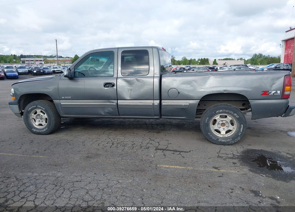 2002 CHEVROLET SILVERADO 1500 LS VIN: 2GCEK19T521200074