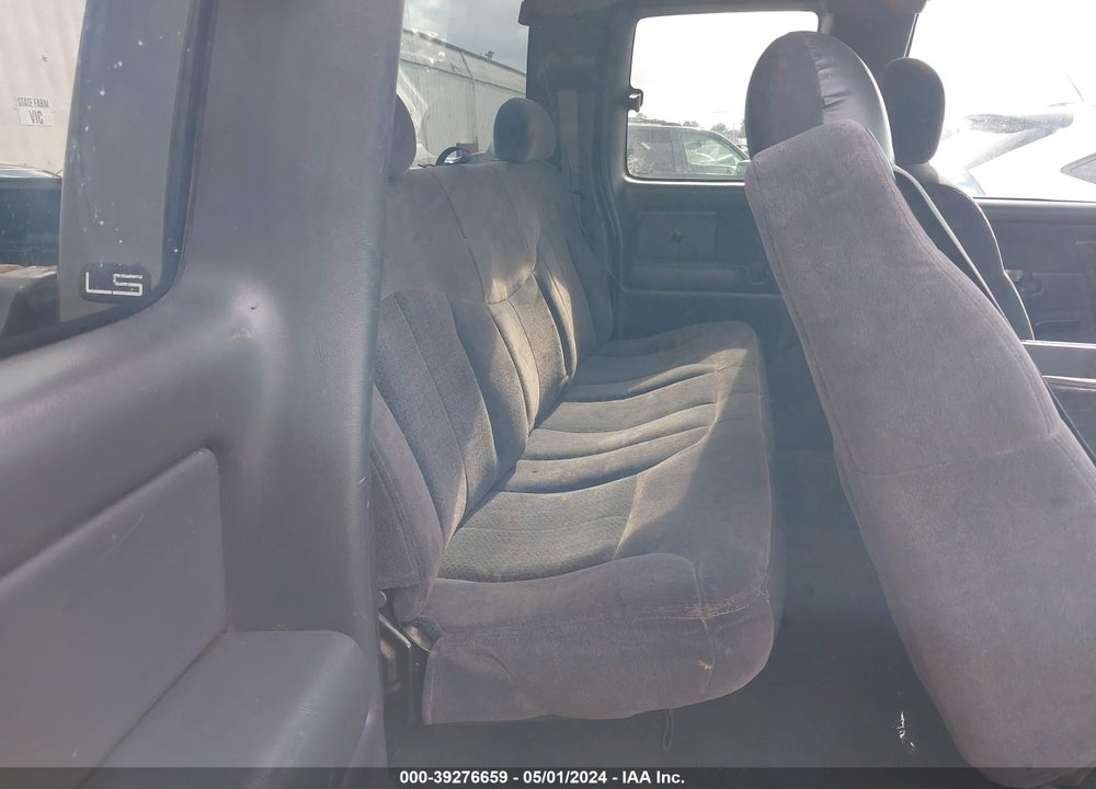 2002 CHEVROLET SILVERADO 1500 LS VIN: 2GCEK19T521200074