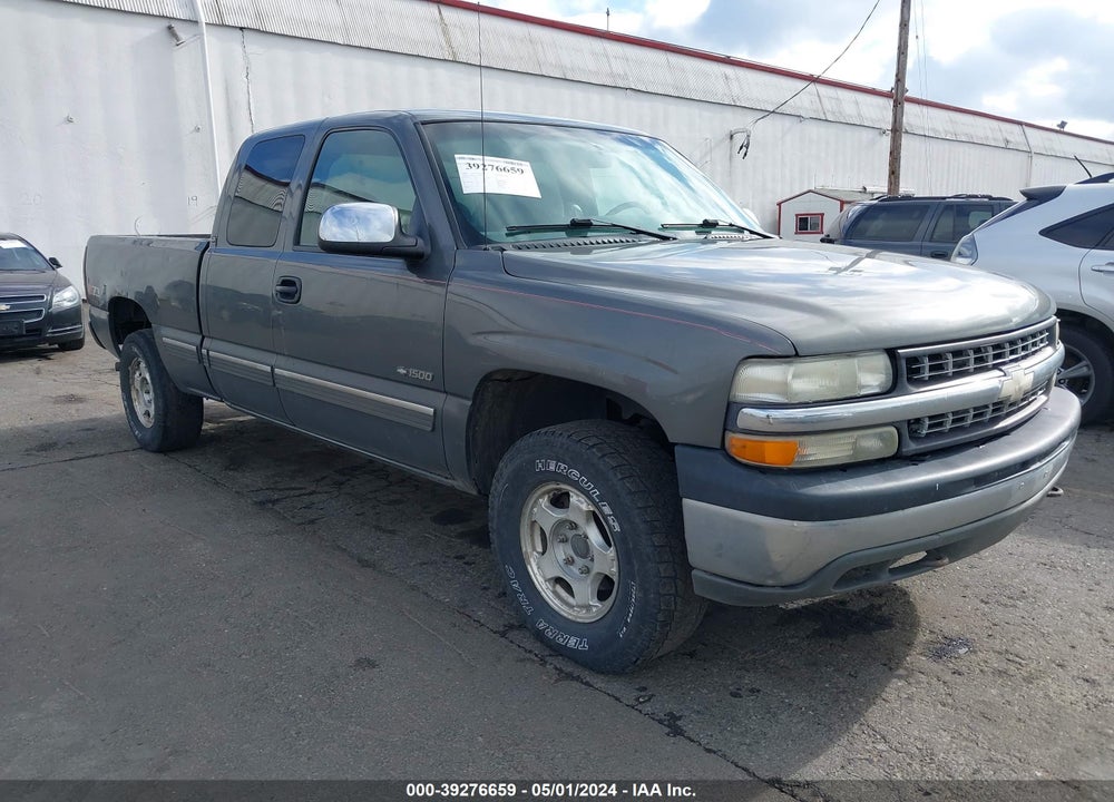 2002 CHEVROLET SILVERADO 1500 LS VIN: 2GCEK19T521200074
