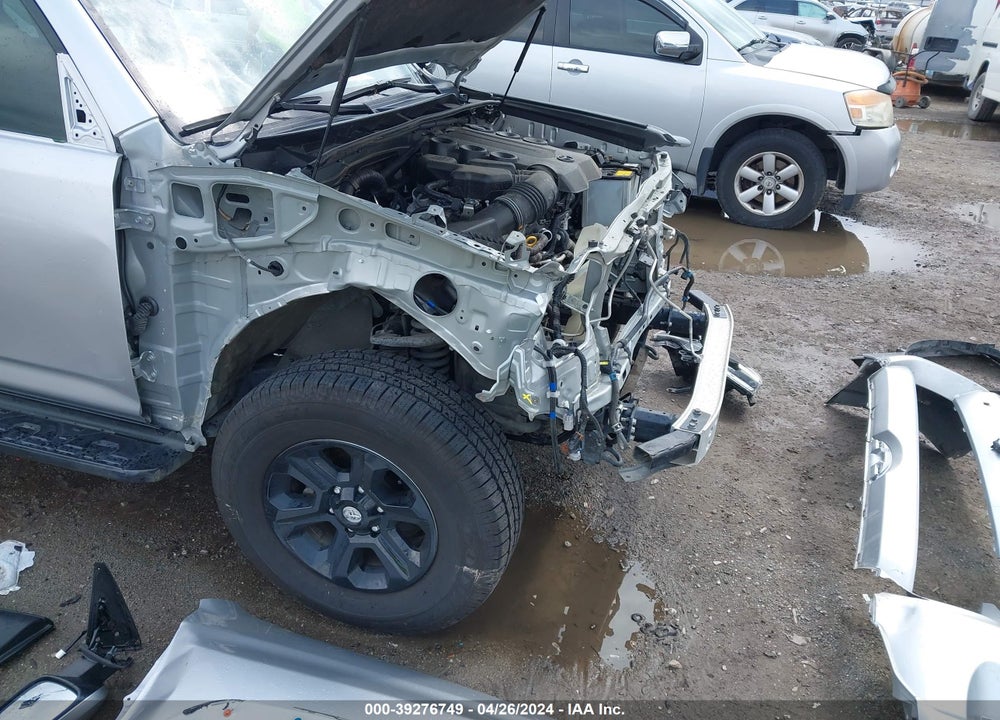 2022 TOYOTA 4RUNNER SR5 VIN: JTEMU5JR1N6039194