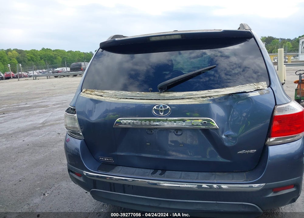 2011 TOYOTA HIGHLANDER BASE V6 VIN: 5TDBK3EH6BS088605