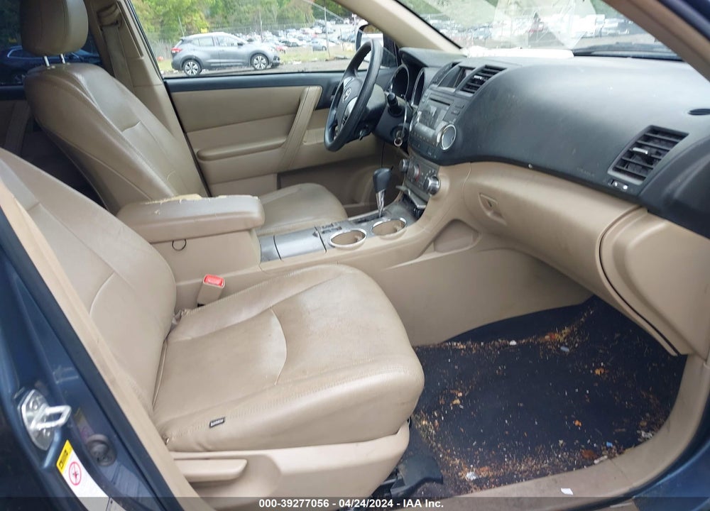 2011 TOYOTA HIGHLANDER BASE V6 VIN: 5TDBK3EH6BS088605