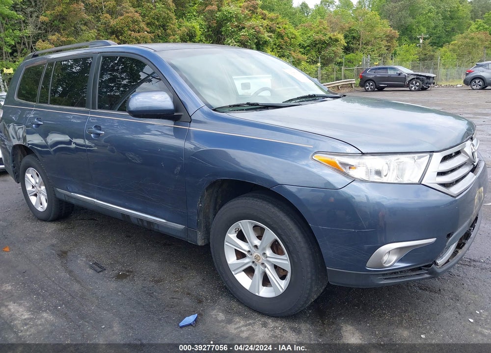 2011 TOYOTA HIGHLANDER BASE V6 VIN: 5TDBK3EH6BS088605