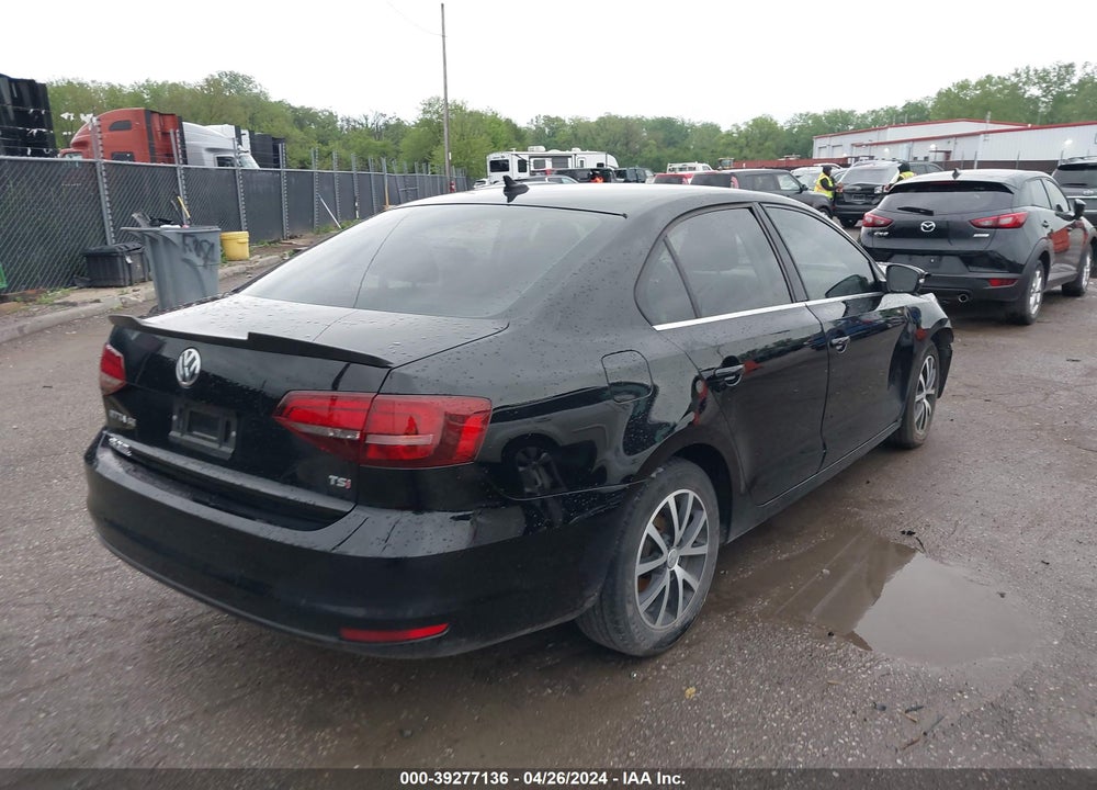 2017 VOLKSWAGEN JETTA 1.4T SE VIN: 3VWDB7AJ9HM401922