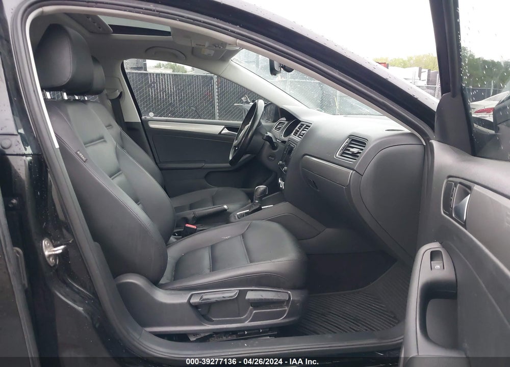 2017 VOLKSWAGEN JETTA 1.4T SE VIN: 3VWDB7AJ9HM401922