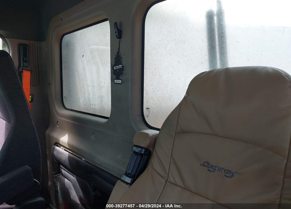 2014 FREIGHTLINER CASCADIA 125 VIN: 3AKJGED58ESFK3811