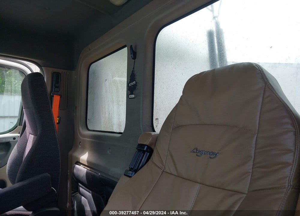 2014 FREIGHTLINER CASCADIA 125 VIN: 3AKJGED58ESFK3811