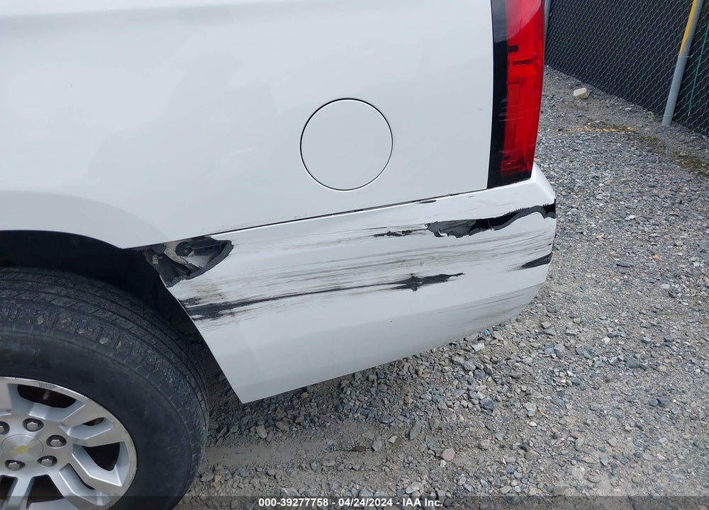 2015 CHEVROLET SUBURBAN 1500 LT VIN: 1GNSCJKC9FR190938