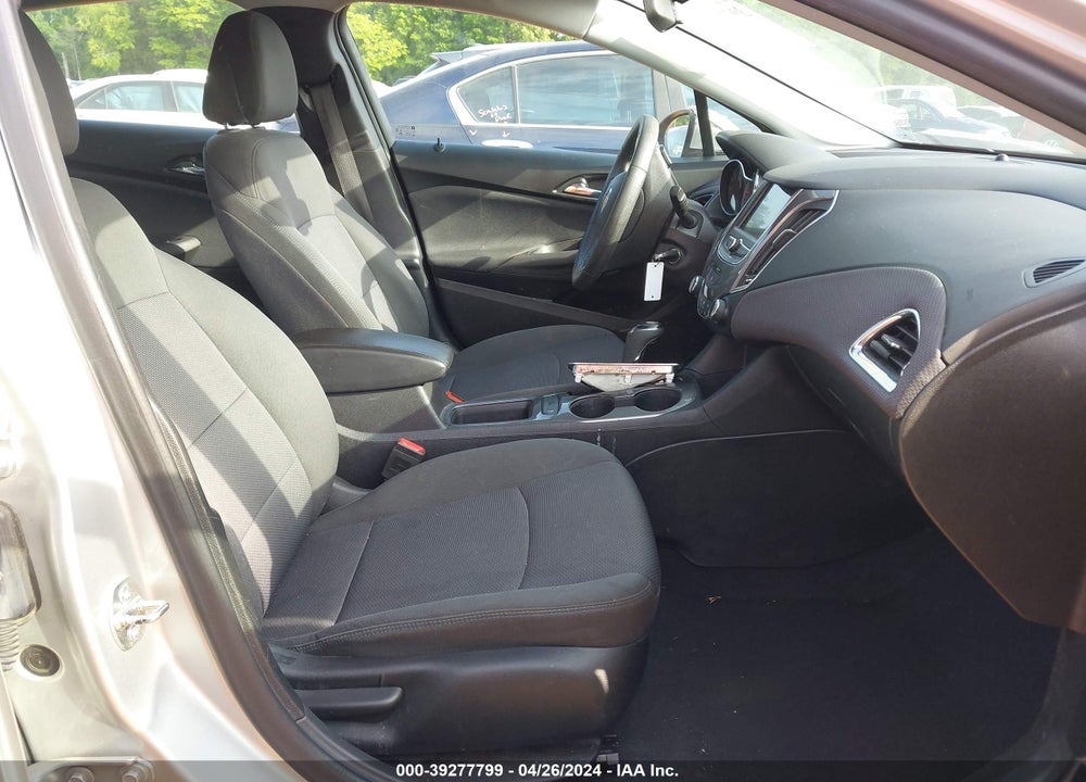 2019 CHEVROLET CRUZE LT VIN: 3G1BE6SM8KS523283