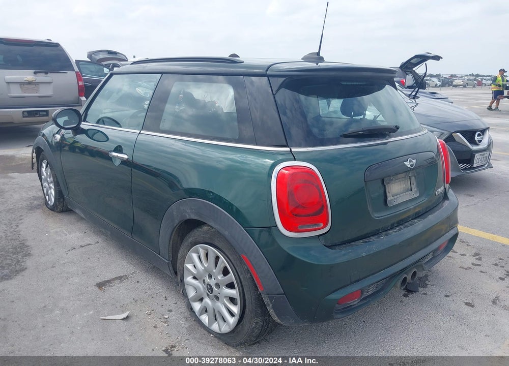 2015 MINI HARDTOP COOPER S VIN: WMWXP7C53F2A41701