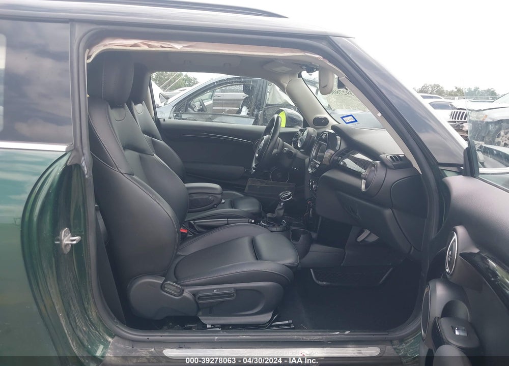 2015 MINI HARDTOP COOPER S VIN: WMWXP7C53F2A41701