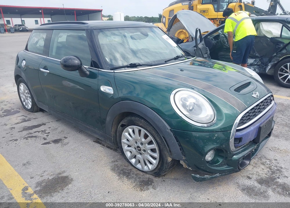 2015 MINI HARDTOP COOPER S VIN: WMWXP7C53F2A41701