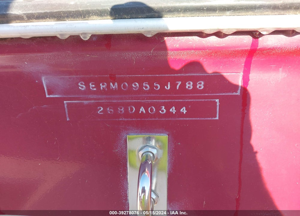 1988 SEA RAY 268 SUNDANCER VIN: SDRM0855J788