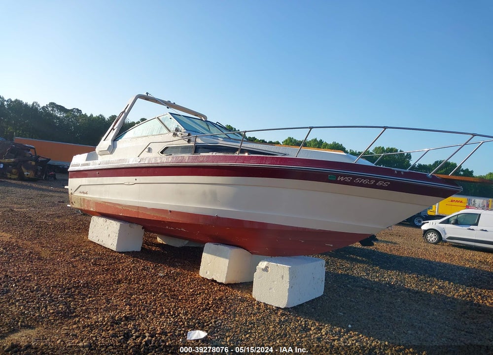 1988 SEA RAY 268 SUNDANCER VIN: SDRM0855J788
