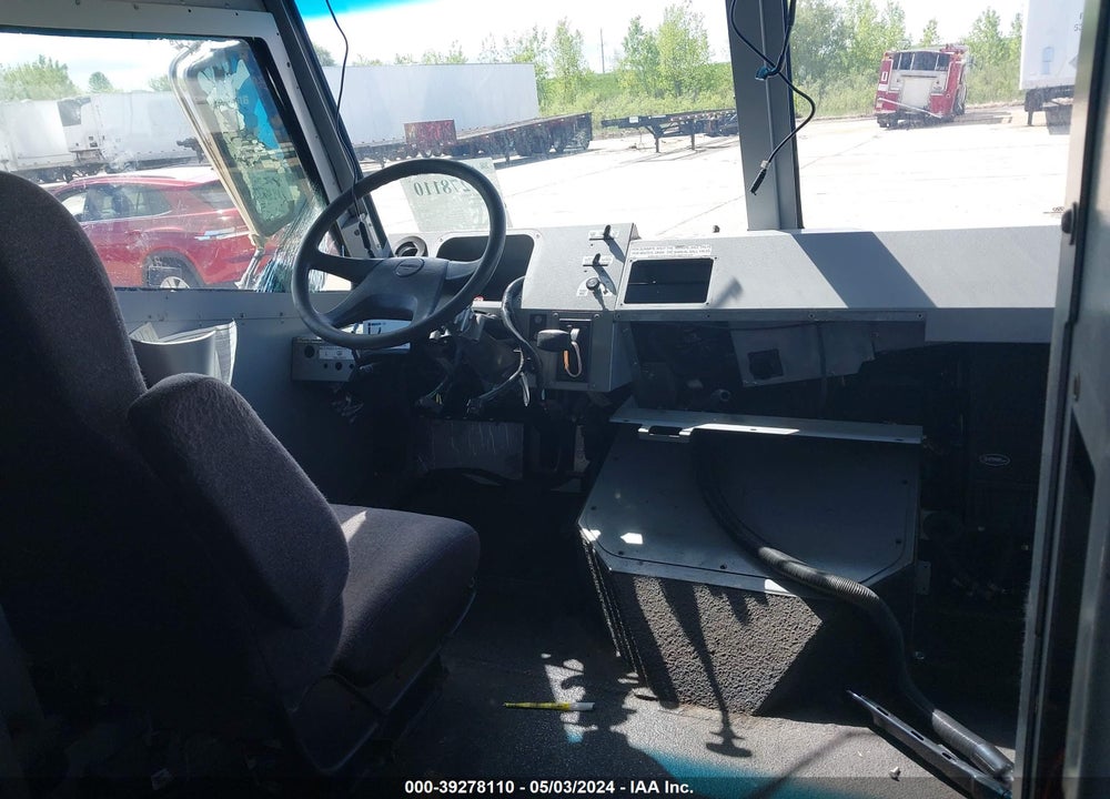 2020 FREIGHTLINER MT45G VIN: 4UZAC2EA2LCLS5191