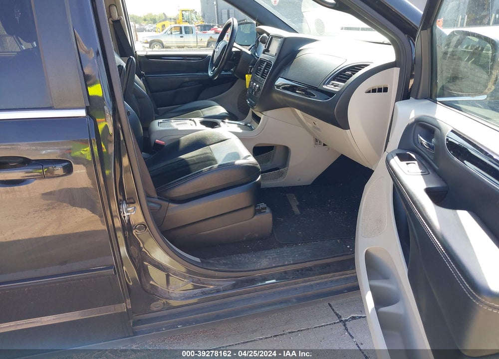 2017 DODGE GRAND CARAVAN SXT VIN: 2C4RDGCG6HR624772