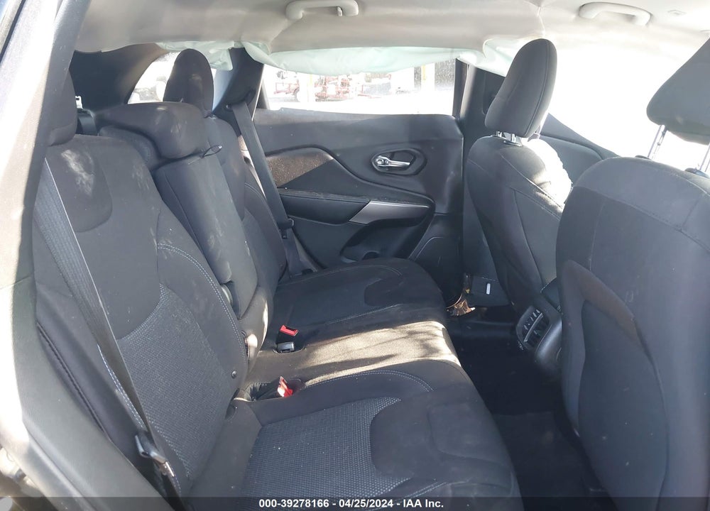 2019 JEEP CHEROKEE LATITUDE 4X4 VIN: 1C4PJMCB2KD405563