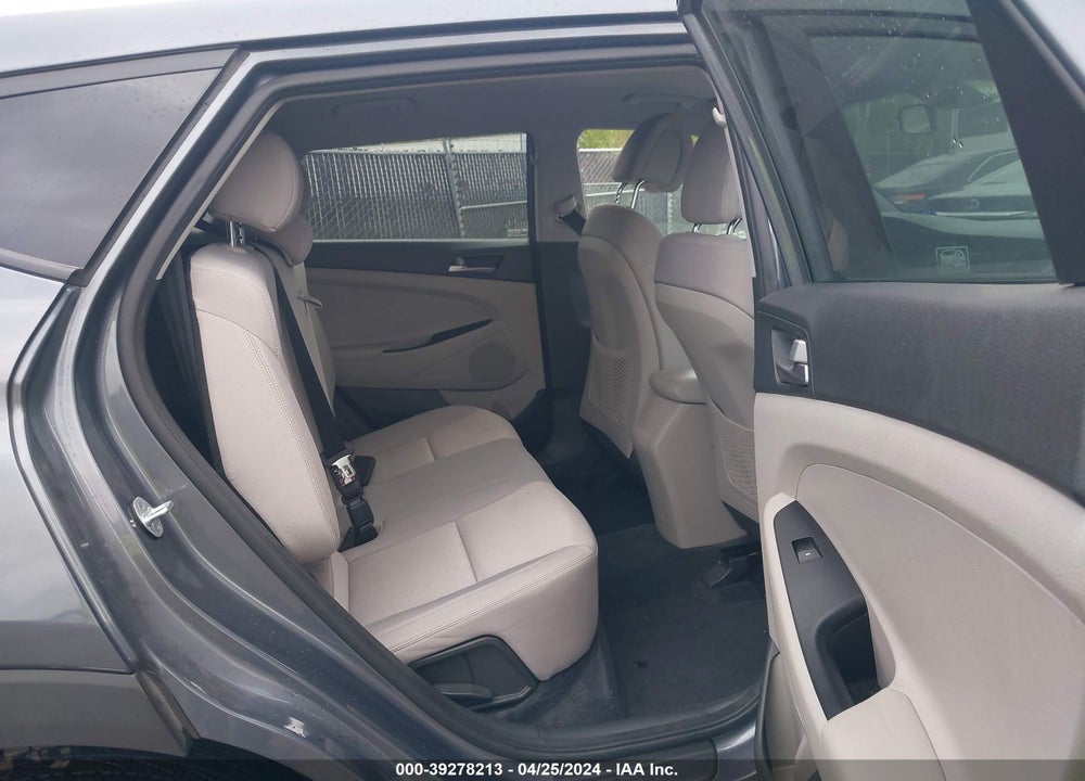 2018 HYUNDAI TUCSON SE VIN: KM8J2CA41JU607452
