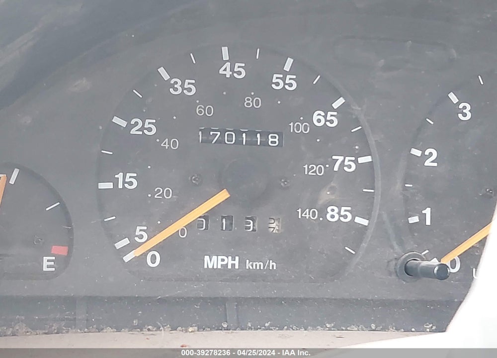 1996 TRACKER GEO VIN: 2CNBE1364T6944018