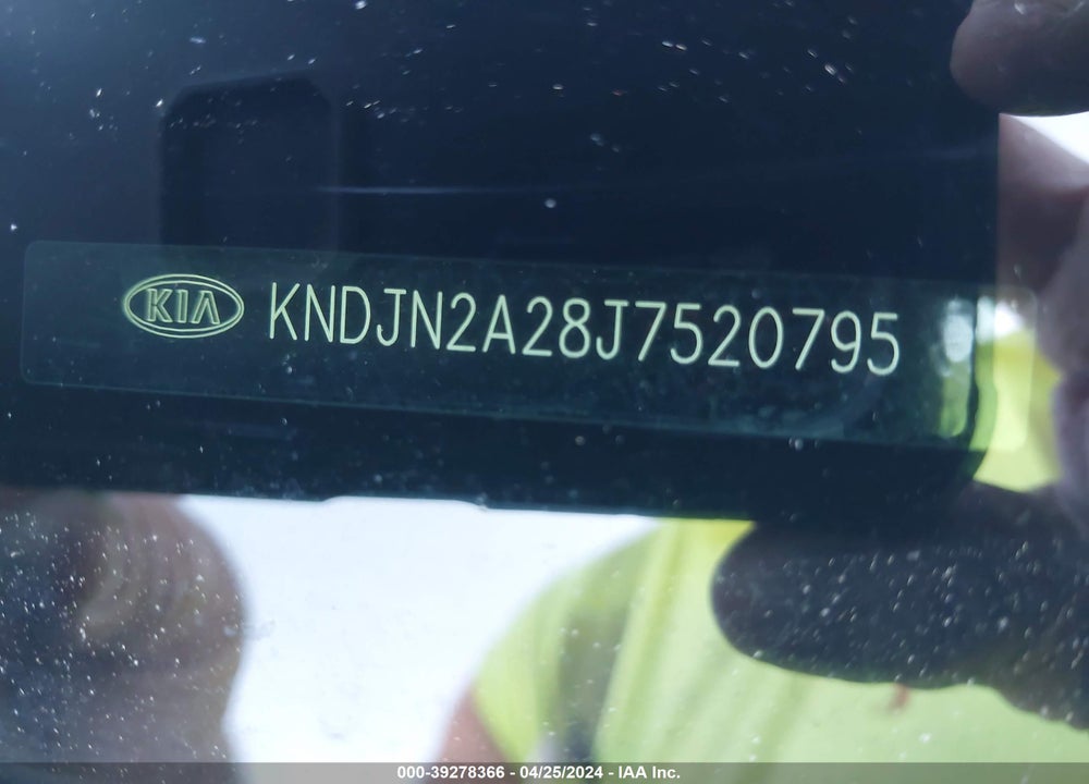 2018 KIA SOUL VIN: KNDJN2A28J7520795