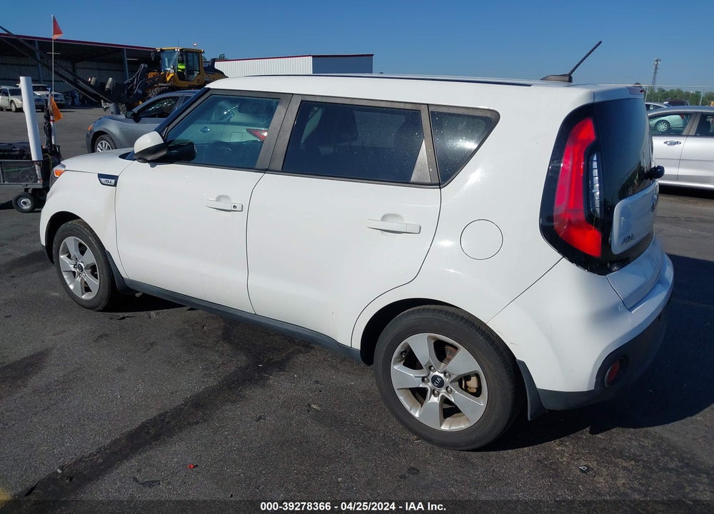 2018 KIA SOUL VIN: KNDJN2A28J7520795
