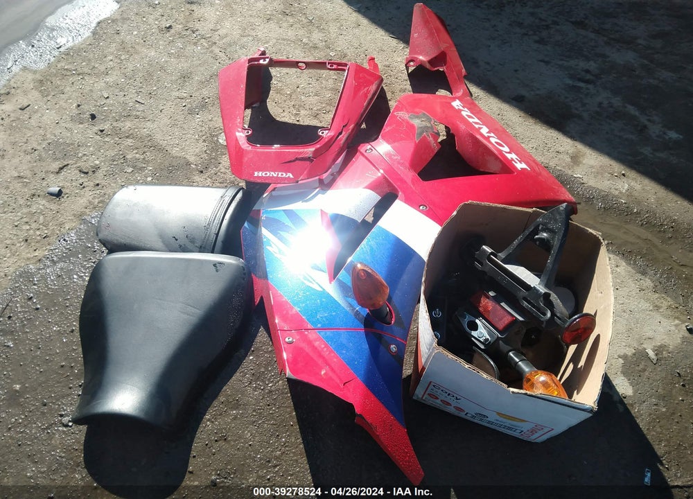 2024 HONDA CBR600 RR VIN: JH2PC40J1RK100428