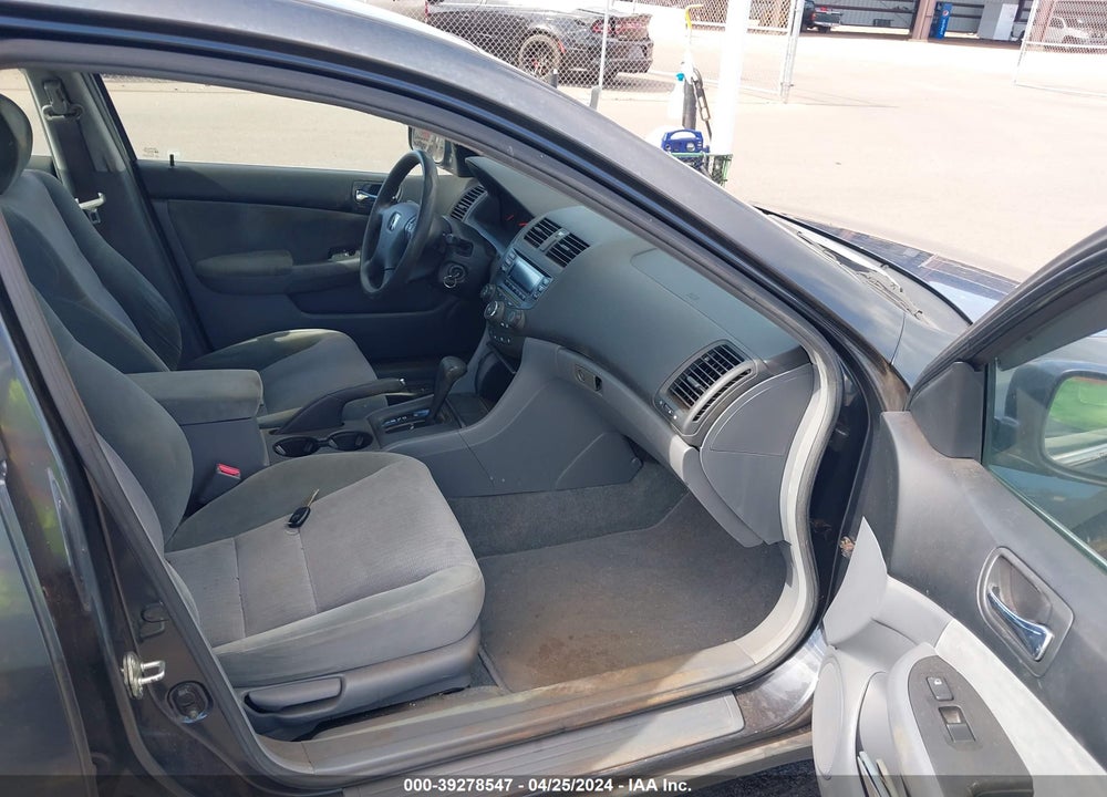 2004 HONDA ACCORD 2.4 LX VIN: 1HGCM563X4A147721