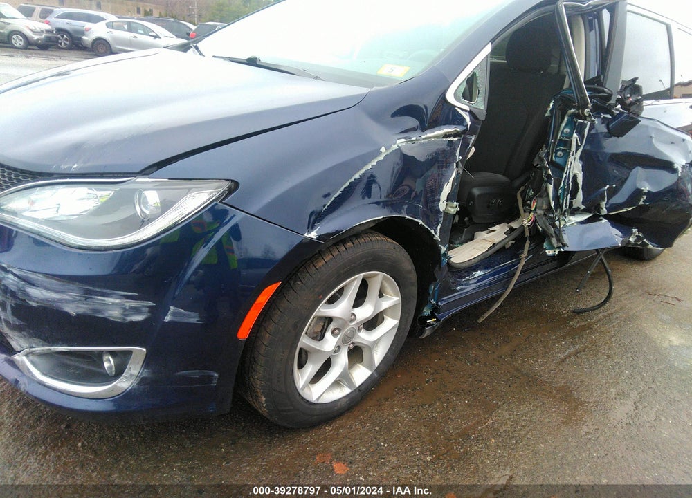 2018 CHRYSLER PACIFICA TOURING PLUS VIN: 2C4RC1FG5JR235333