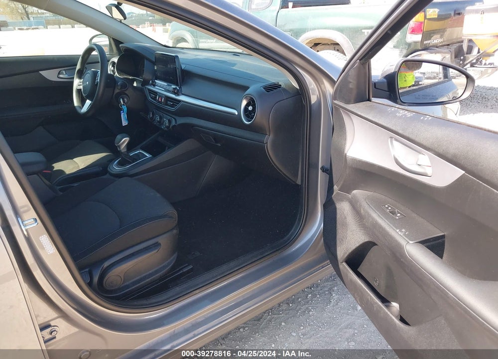 2024 KIA FORTE LXS VIN: 3KPF24AD2RE725892