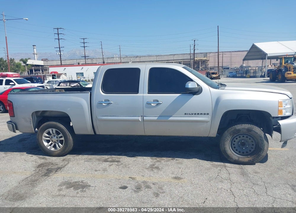 2011 CHEVROLET SILVERADO 1500 LT VIN: 3GCPCSE06BG121477