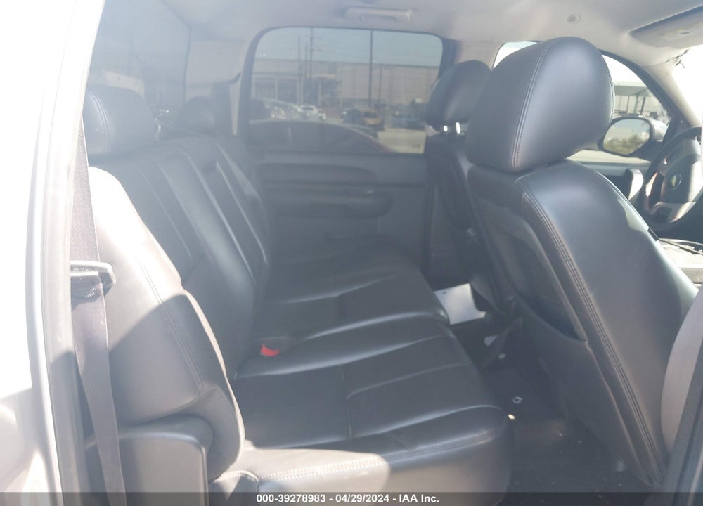 2011 CHEVROLET SILVERADO 1500 LT VIN: 3GCPCSE06BG121477