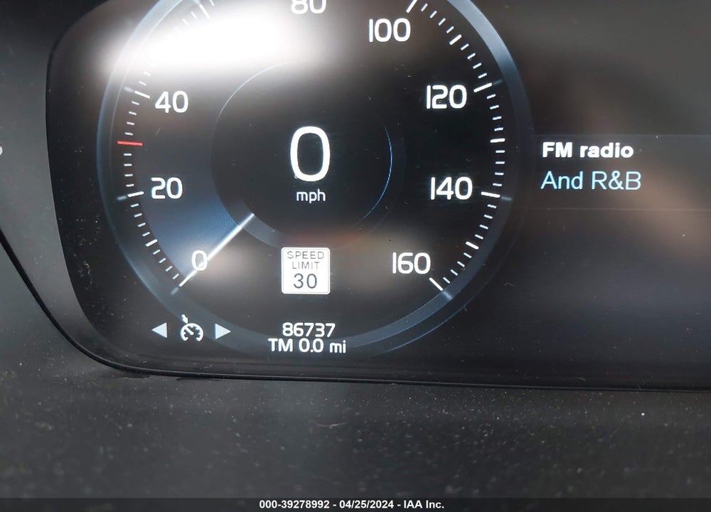 2016 VOLVO XC90 T6 MOMENTUM VIN: YV4A22PK9G1014238