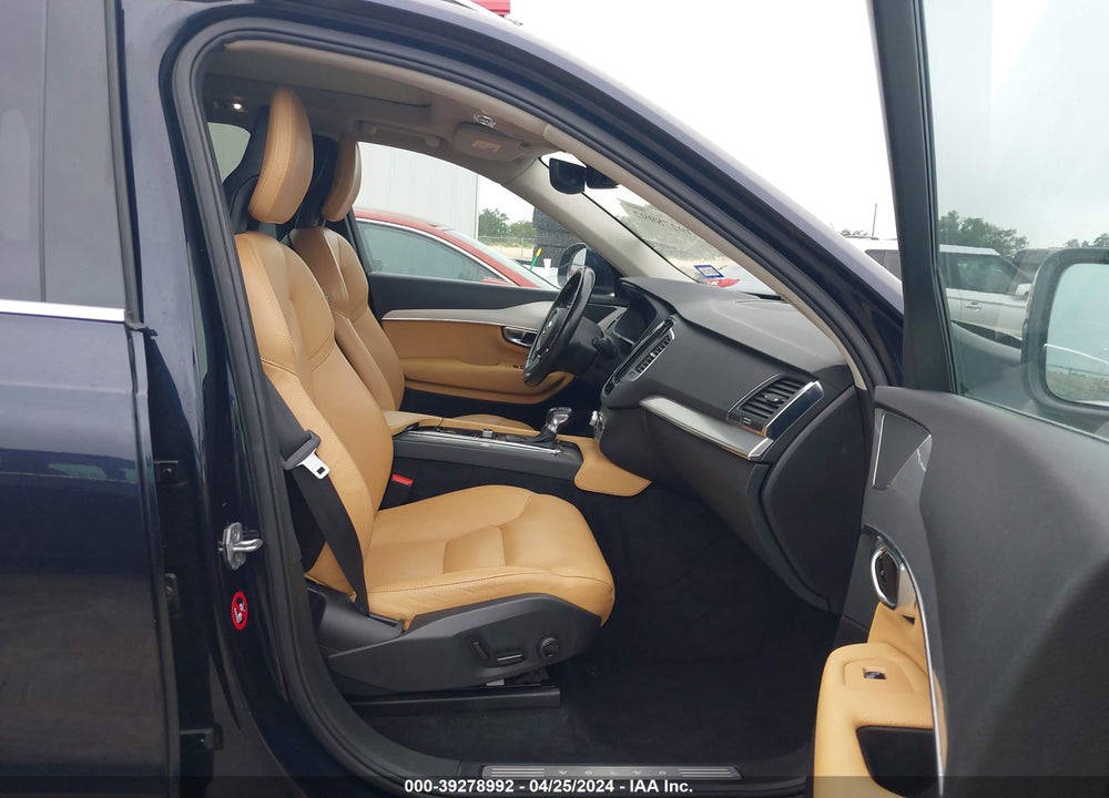 2016 VOLVO XC90 T6 MOMENTUM VIN: YV4A22PK9G1014238
